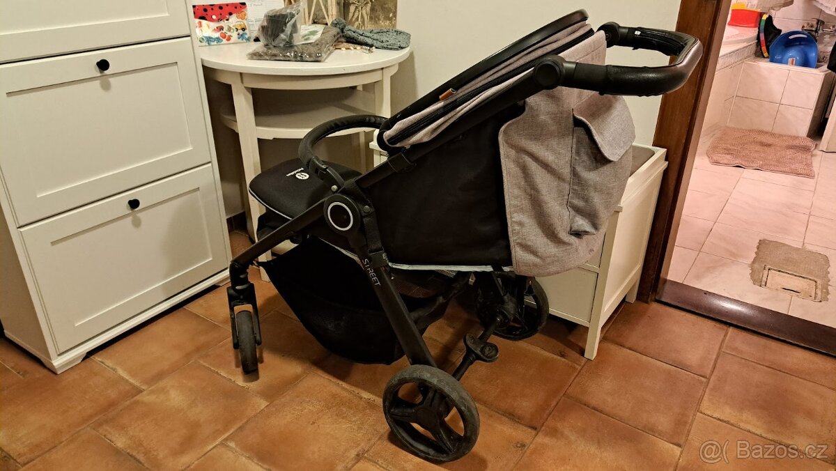 Kočárek Petite&Mars street - 3