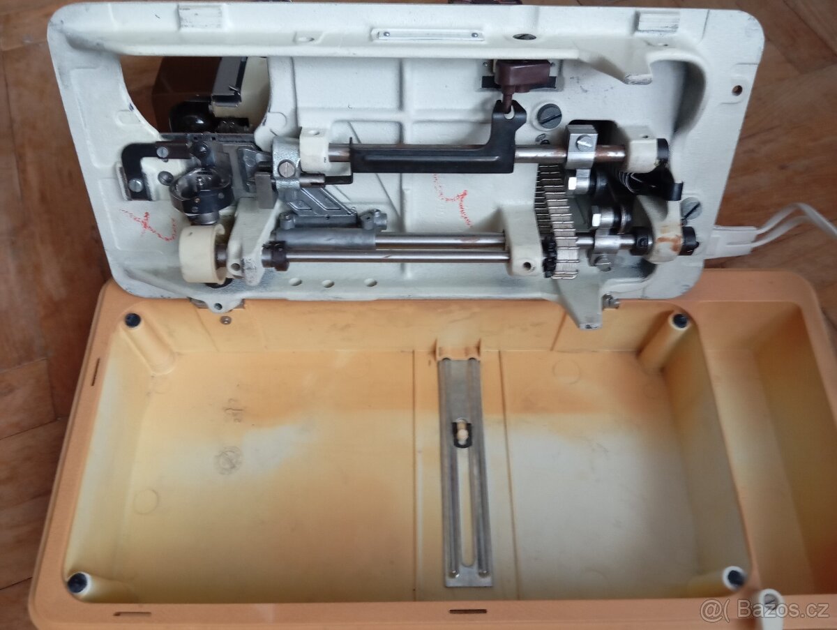 Kufříkový šicí stroj Veritas 8014/40 se stehovou automatikou - 3