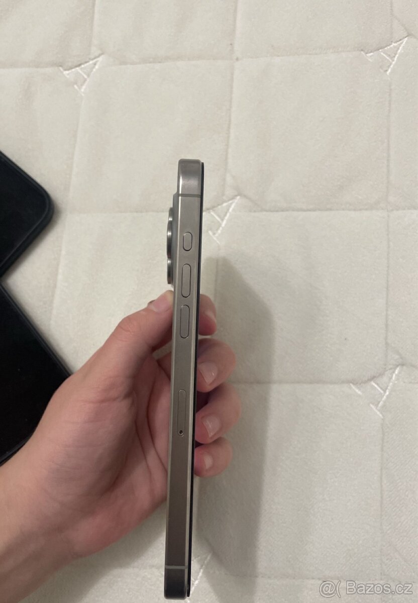 iPhone 15 Pro 512 GB Natural Titanium - 3