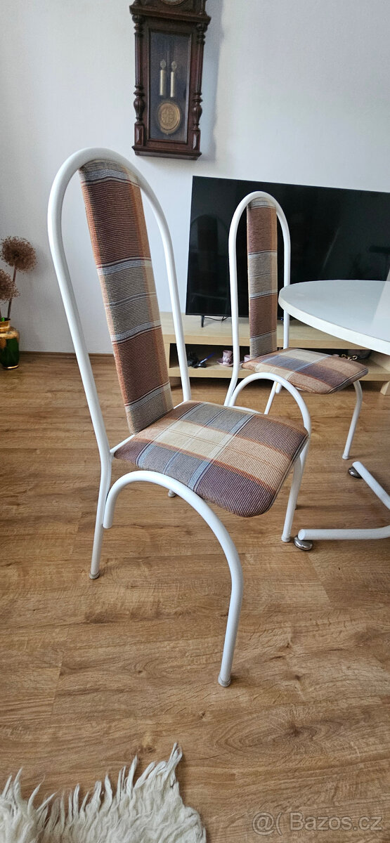 Jídelní stůl a židle - 3