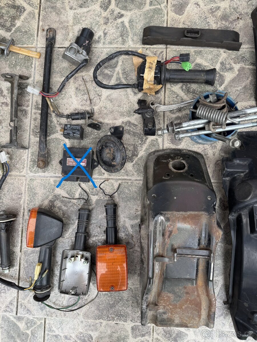 Yamaha XS 400 12 E - díly - 3