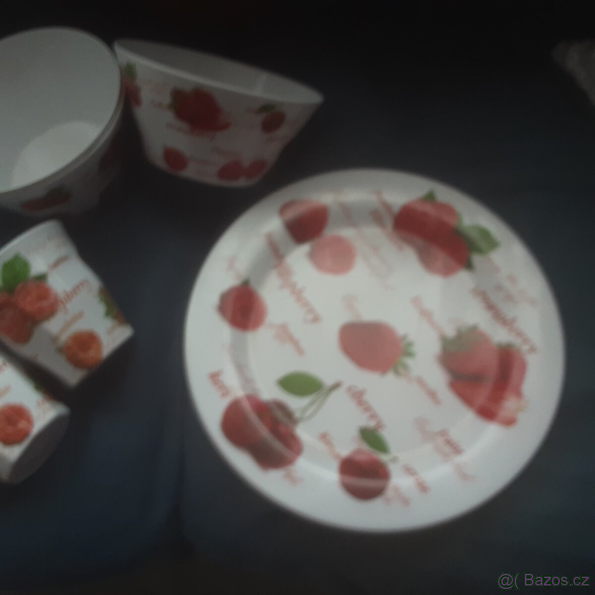 Skleničky misky talire - 3