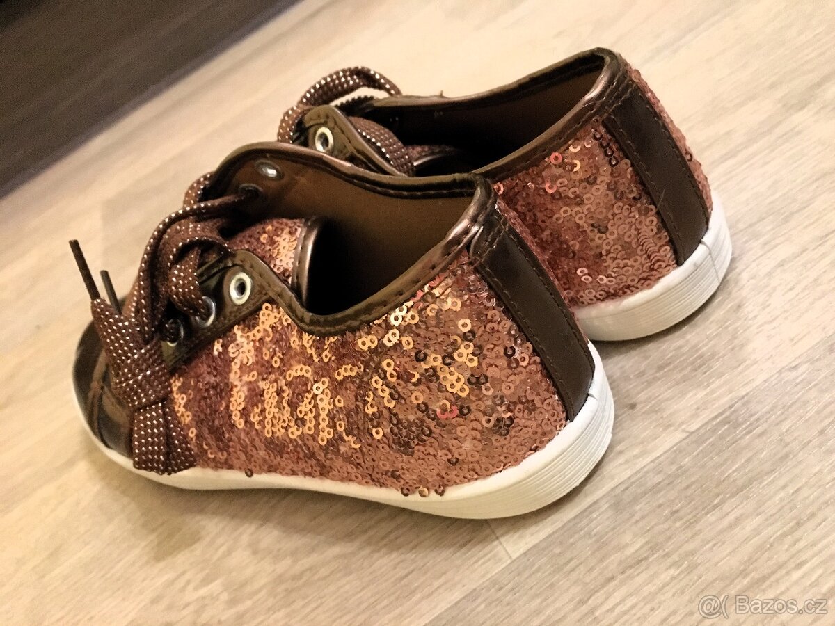 NOVÉ třpytivé tenisky - 3