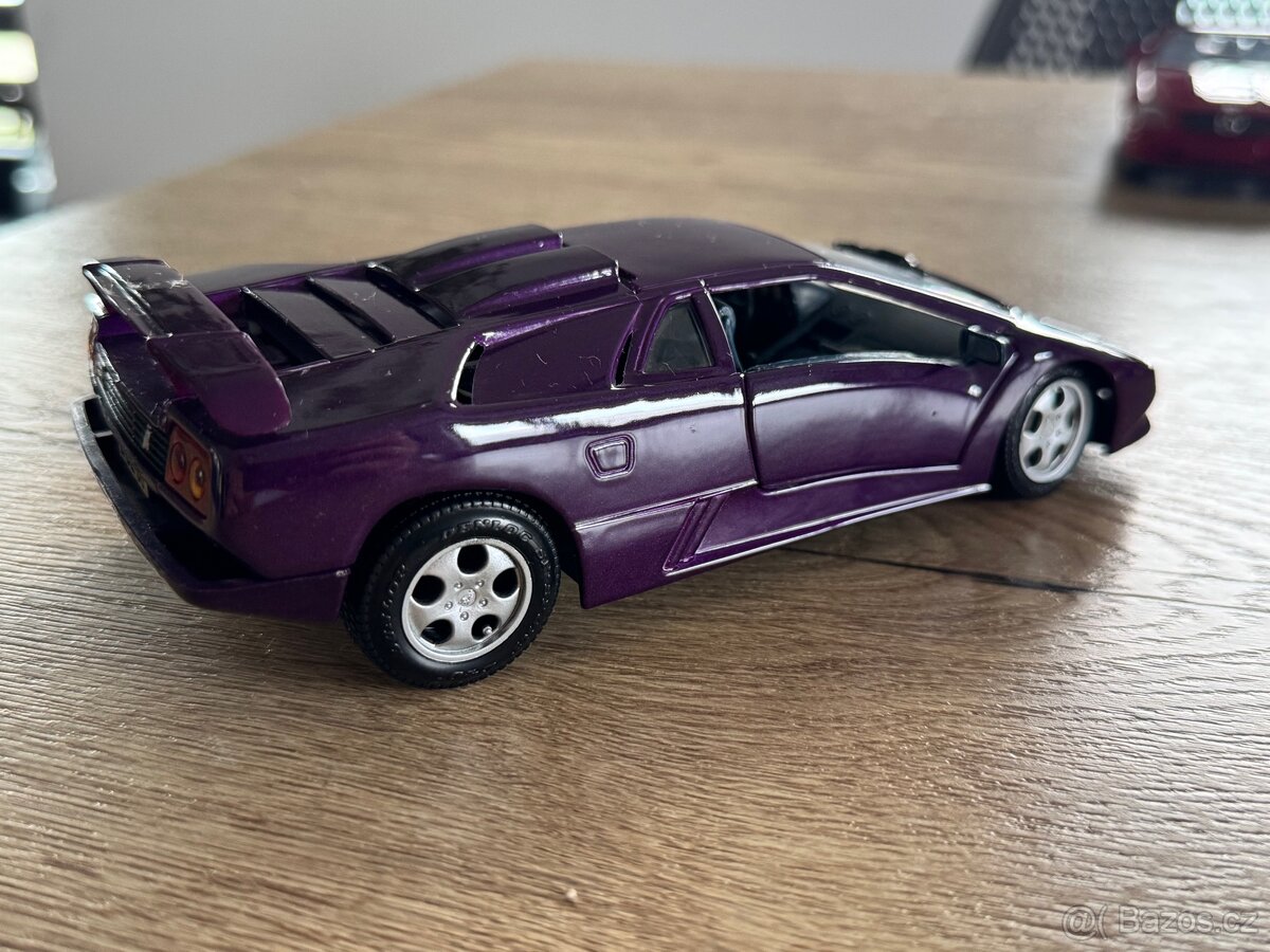 Modely aut různé 1:24 - 3