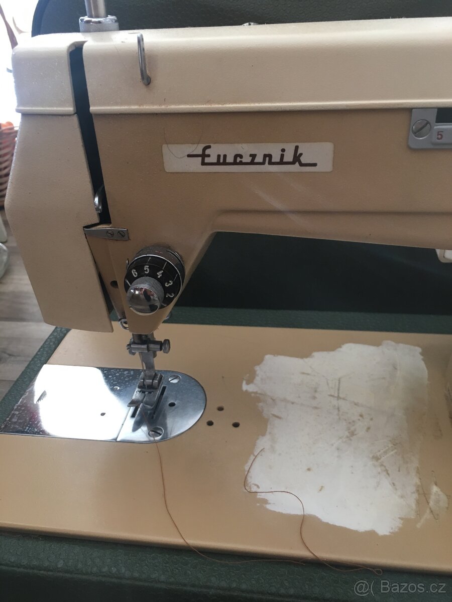 Šici stroj / kufříkový - 3