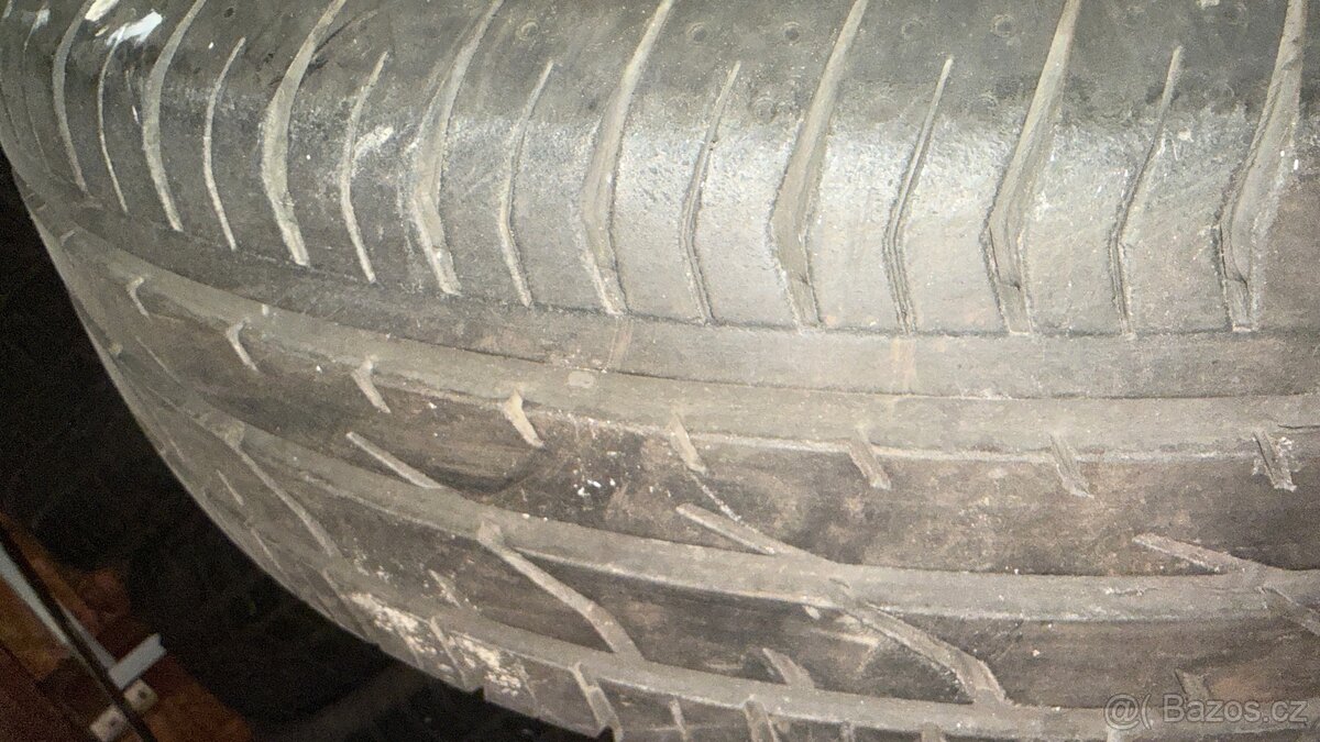 Pneu 195/65 r15 - 3