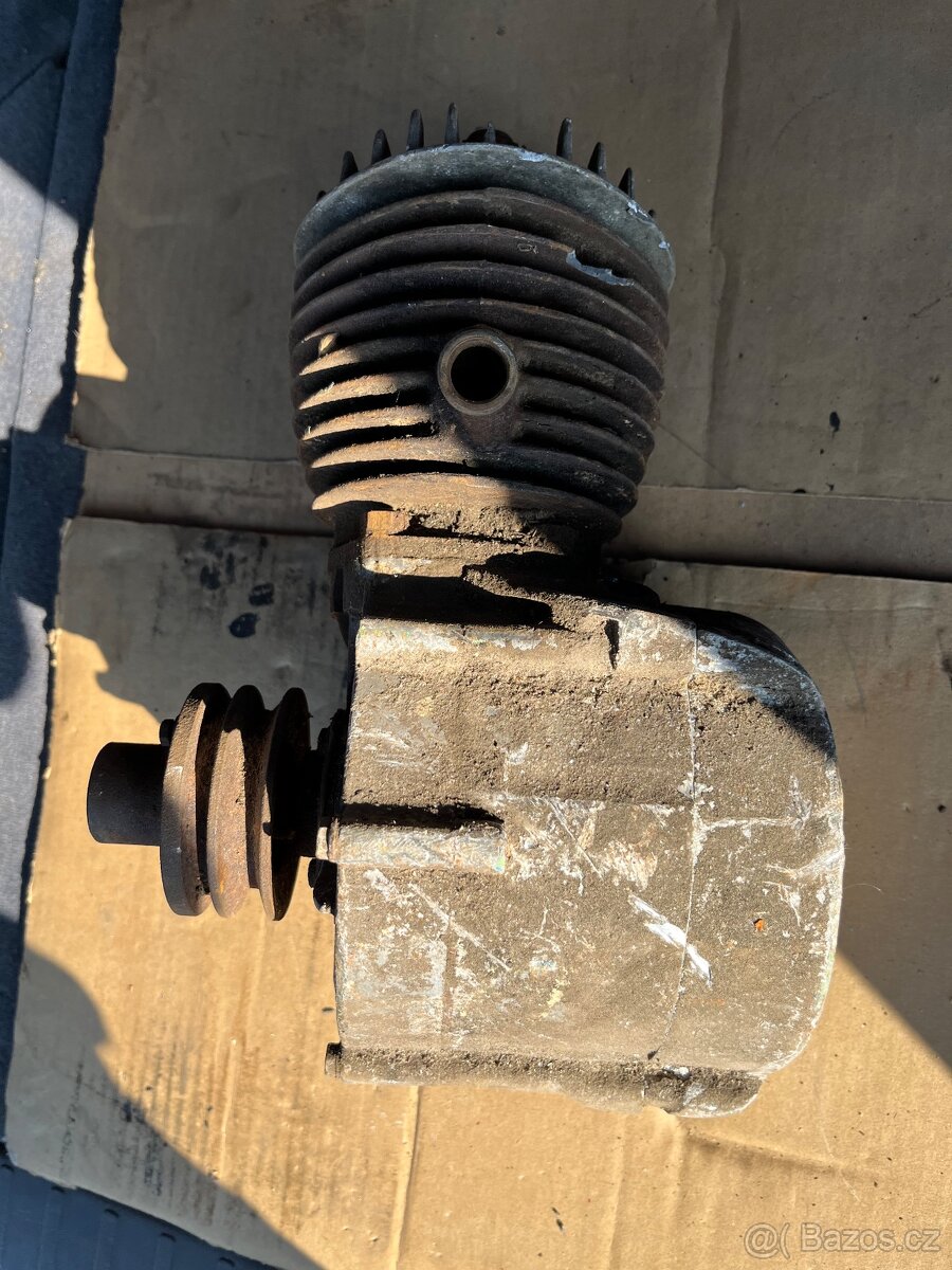 ČZ125T torzo motoru - 3