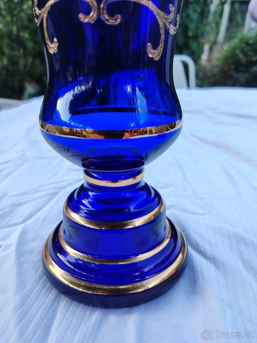 Modrá skleněná váza s ornamentem - 3