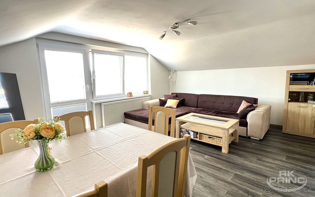 Rodinný dům, 210 m² na pozemku 577 m², bazén, Jilové u Prahy - 3