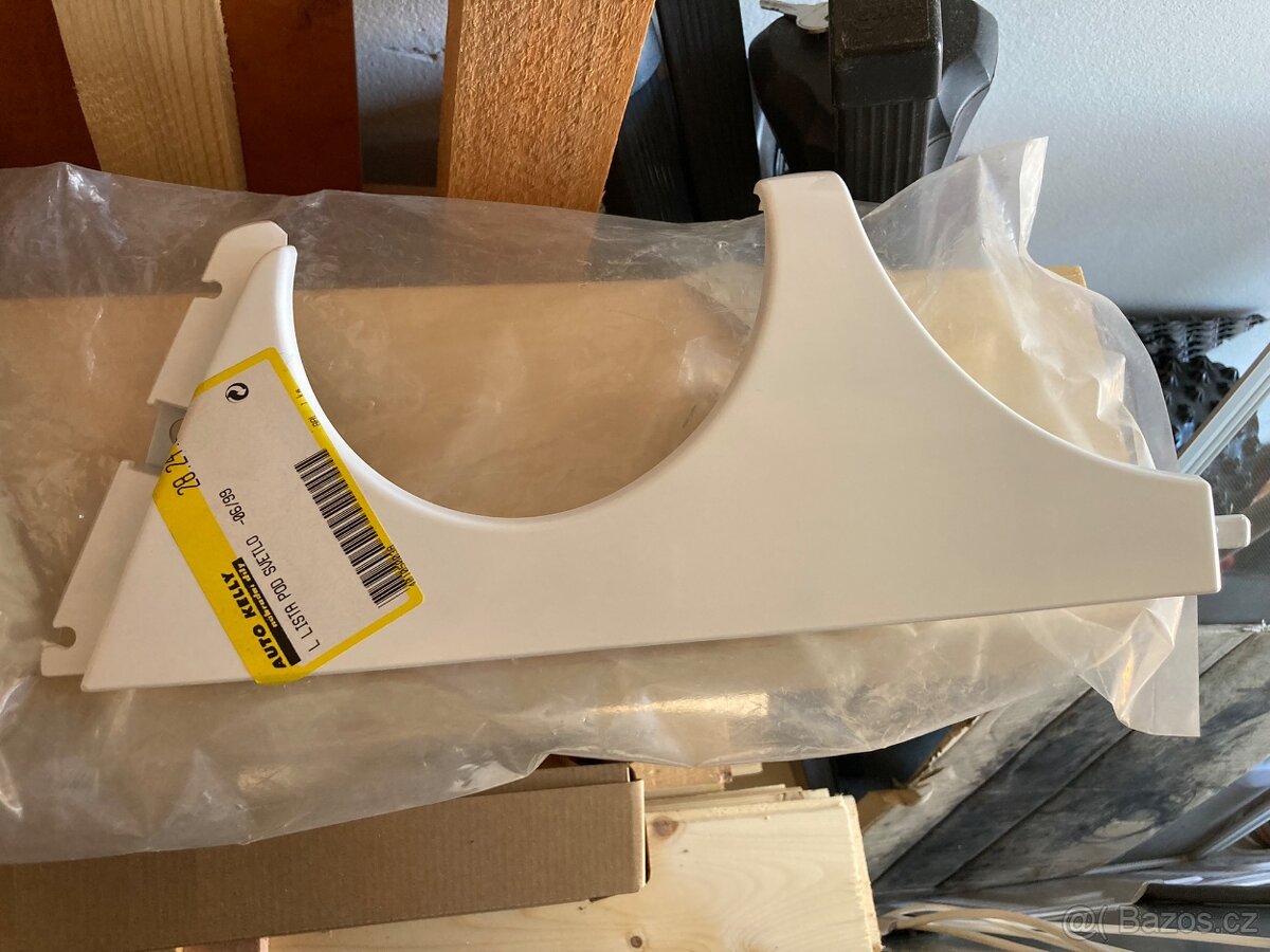 Plastové lišty pod světla na Mercedes Benz W210 - 3