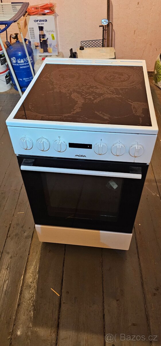 V podstatě skoro novýt sporák elektrický před rokem kupovaný - 3