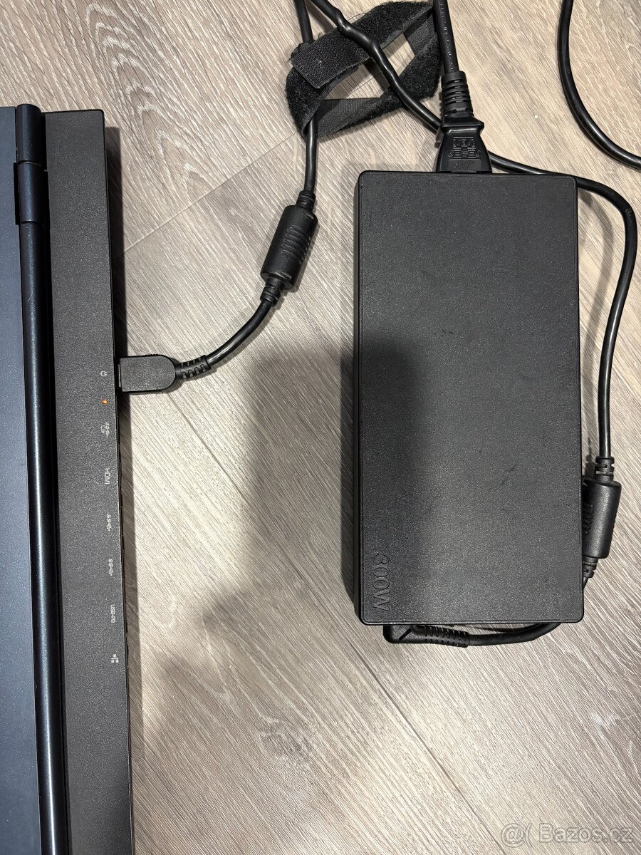 Originální nabíječka Lenovo Legion 300W - 3