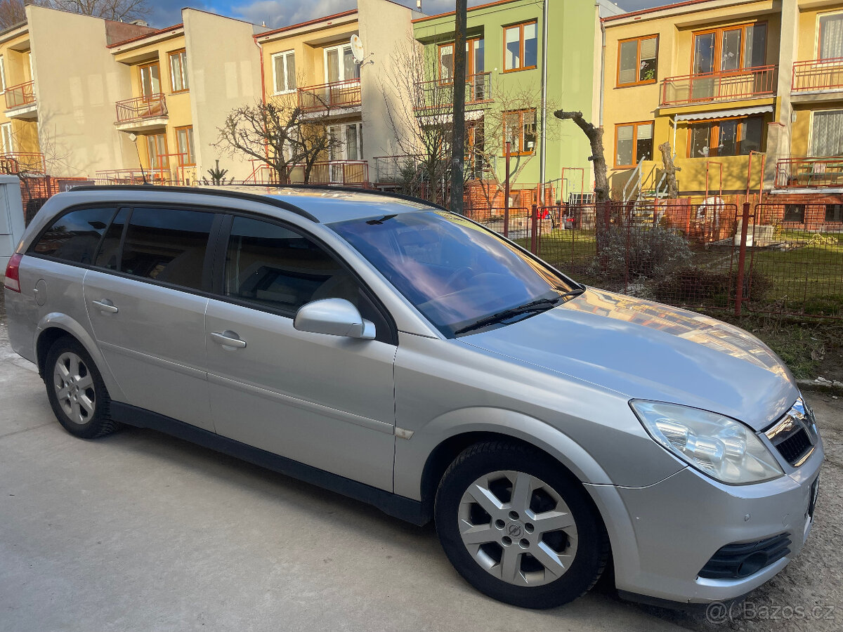 Opel Vectra C Combi 1,9CDTi 88kW rok 11/2005 - 3