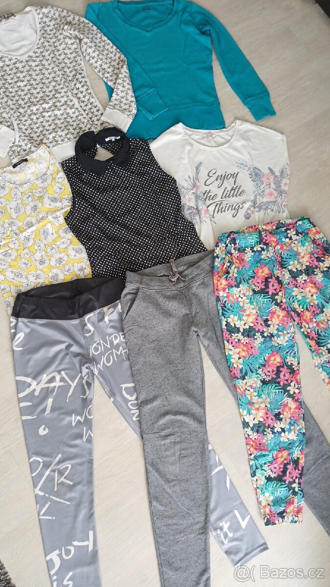 SET: dívčí tepláky, legíny, mikiny
- vel. S - 3