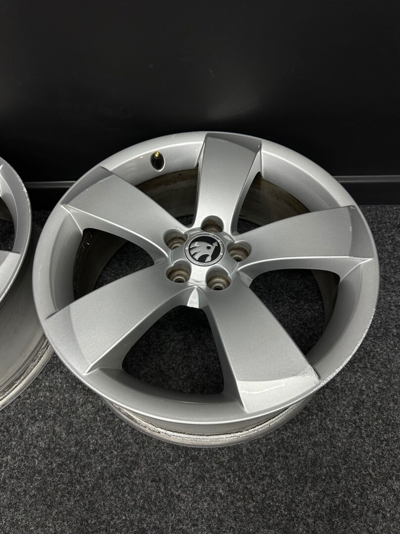 Alu Škoda 5x100 17” 5J7601025B - 3