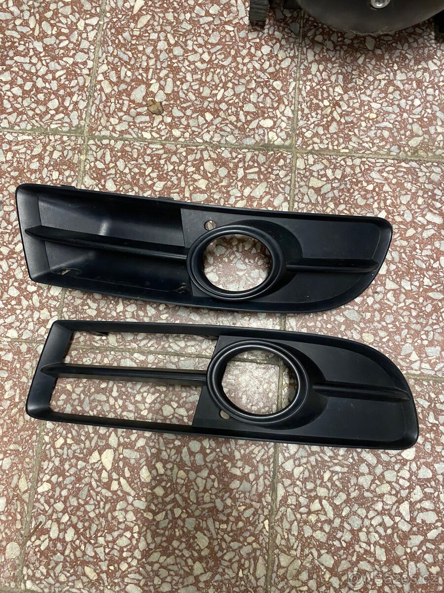 Mřížky mlhovek Audi A4 B7 ORIGINÁLNÍ TOP STAV - 3