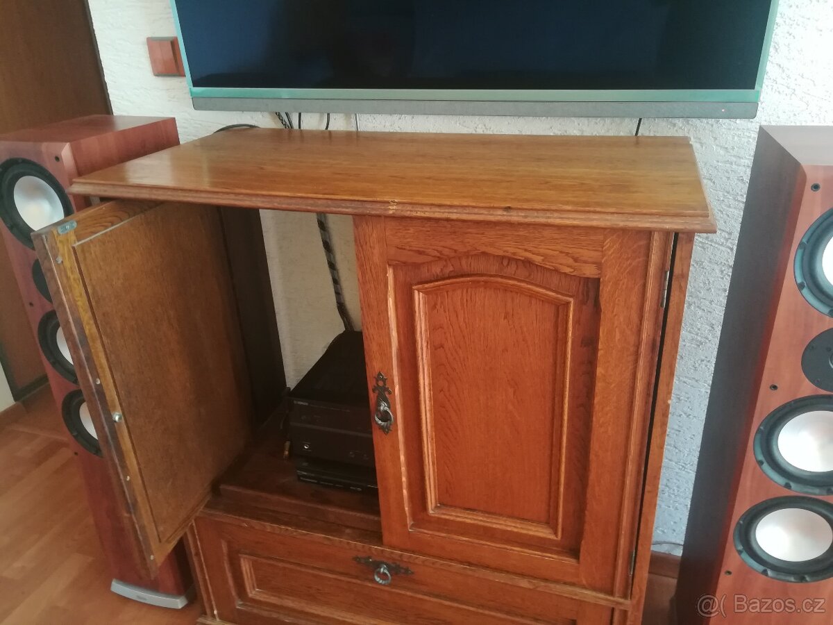 Prodám Rustikální komodu - Spěchá - 3