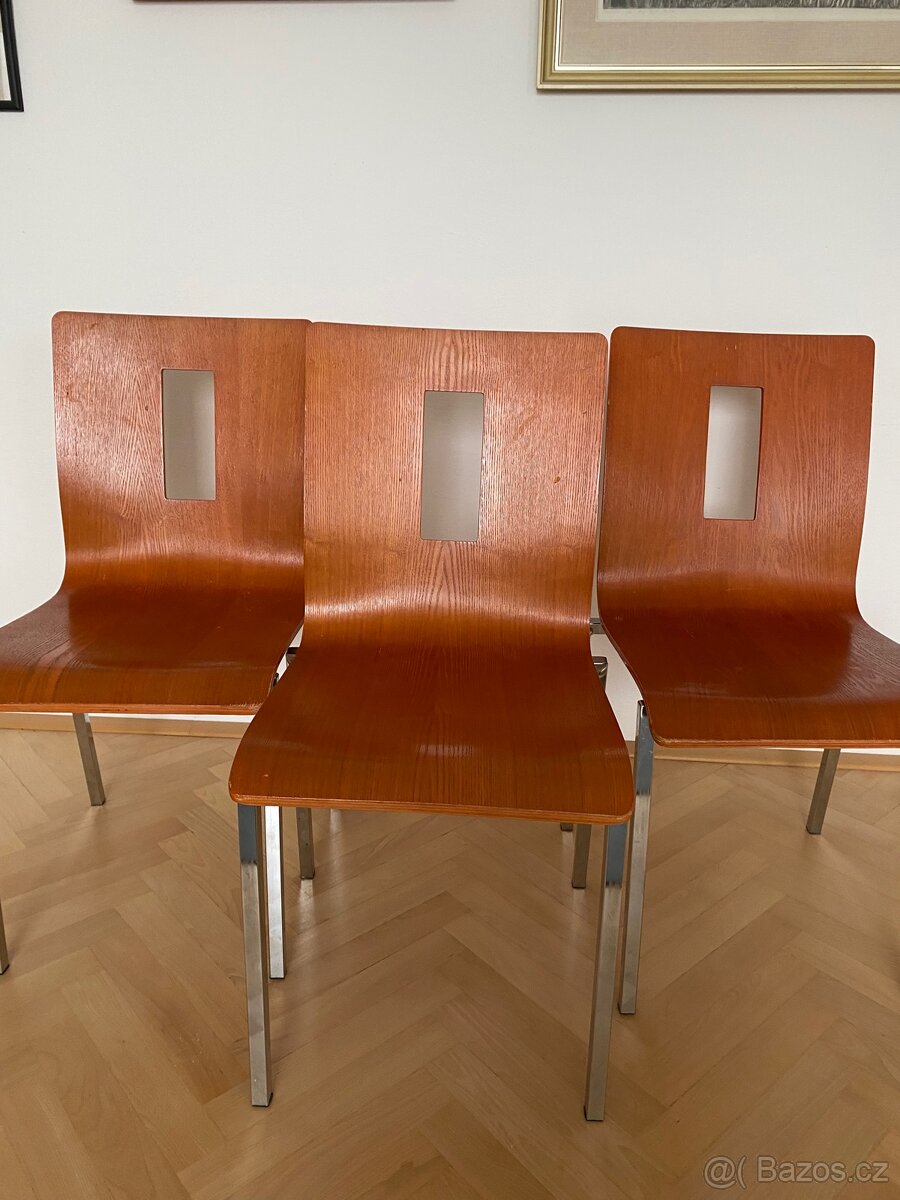 3 židle - 3