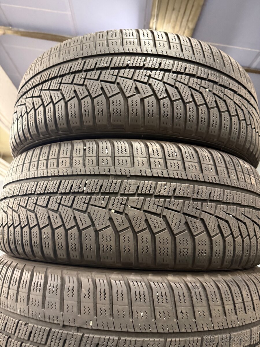 prodám zimní 205/55/16 Semperit - 3