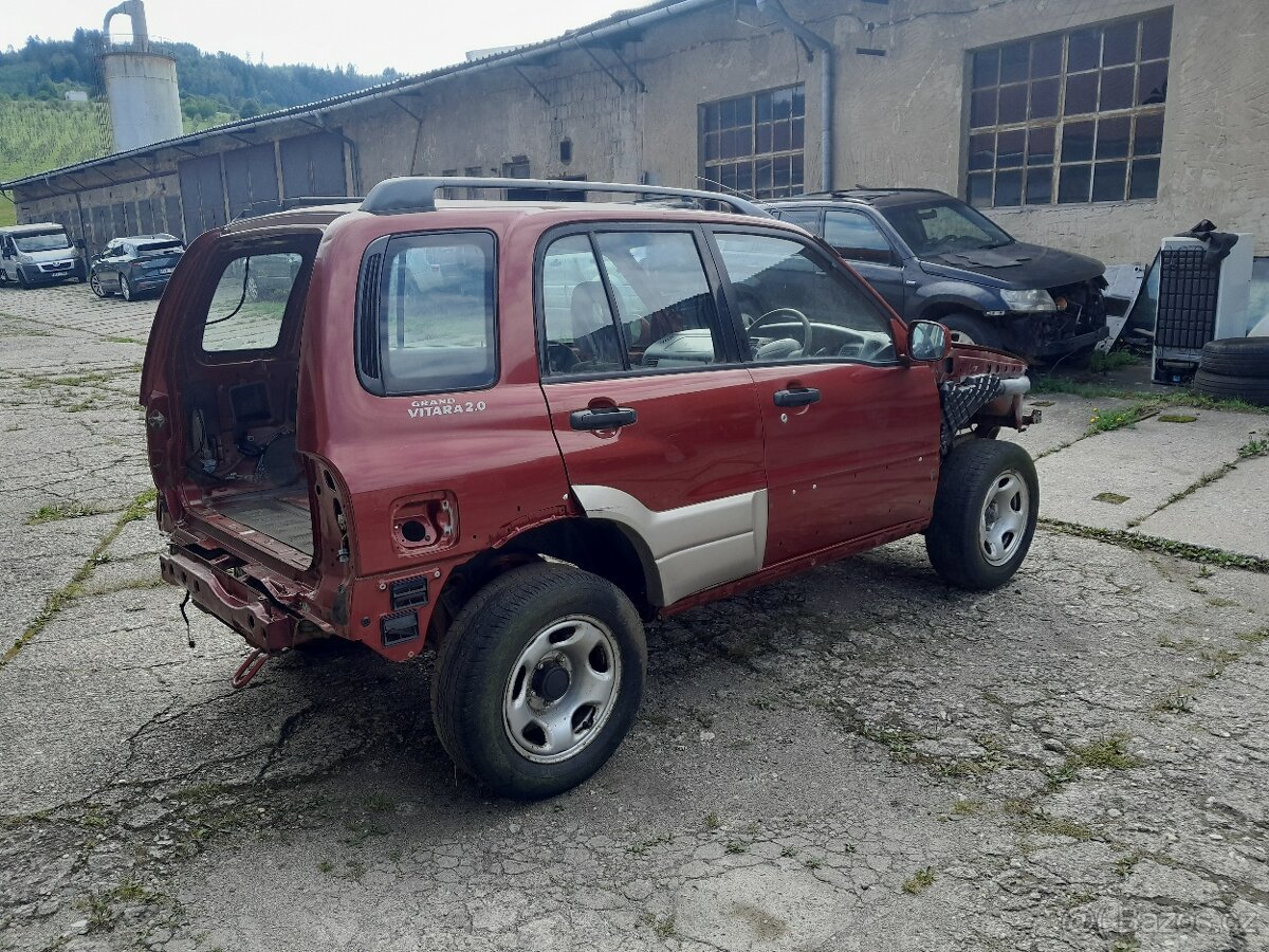 Suzuki grand vitara 2003 -karoserie bez koroze - 3