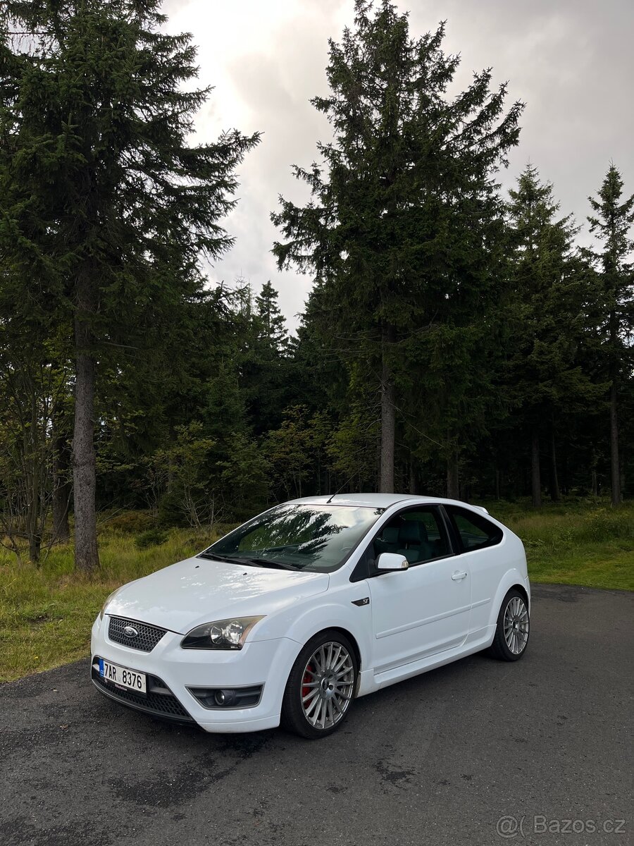 Ford Focus mk2 St225 2.5L - 3
