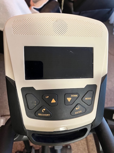 Stroje na cvičení (běžecký pás atd,) - 3