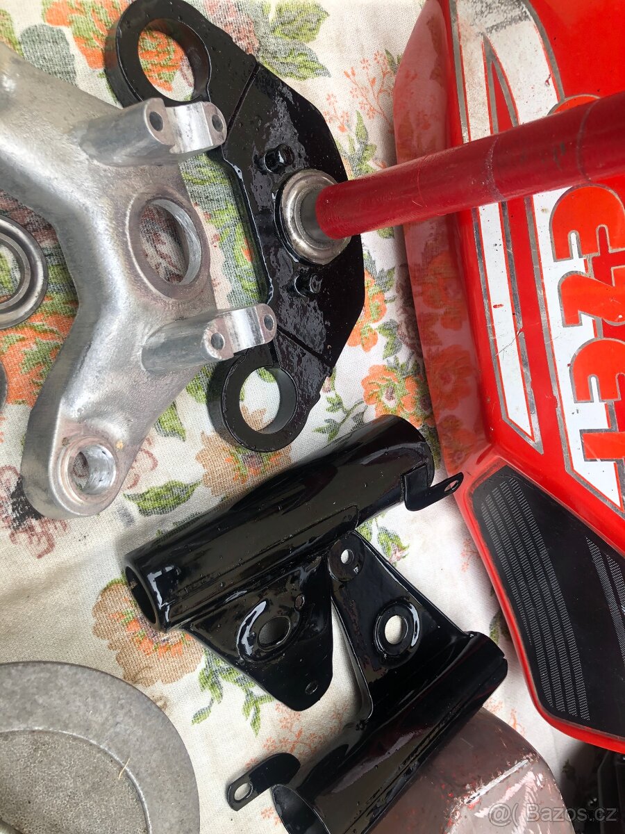 Prodám díly ČZ 175 / 487 477 - 3