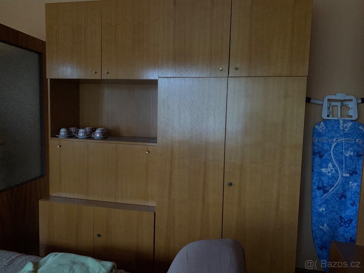 Retro masivní obývací stěna - 3