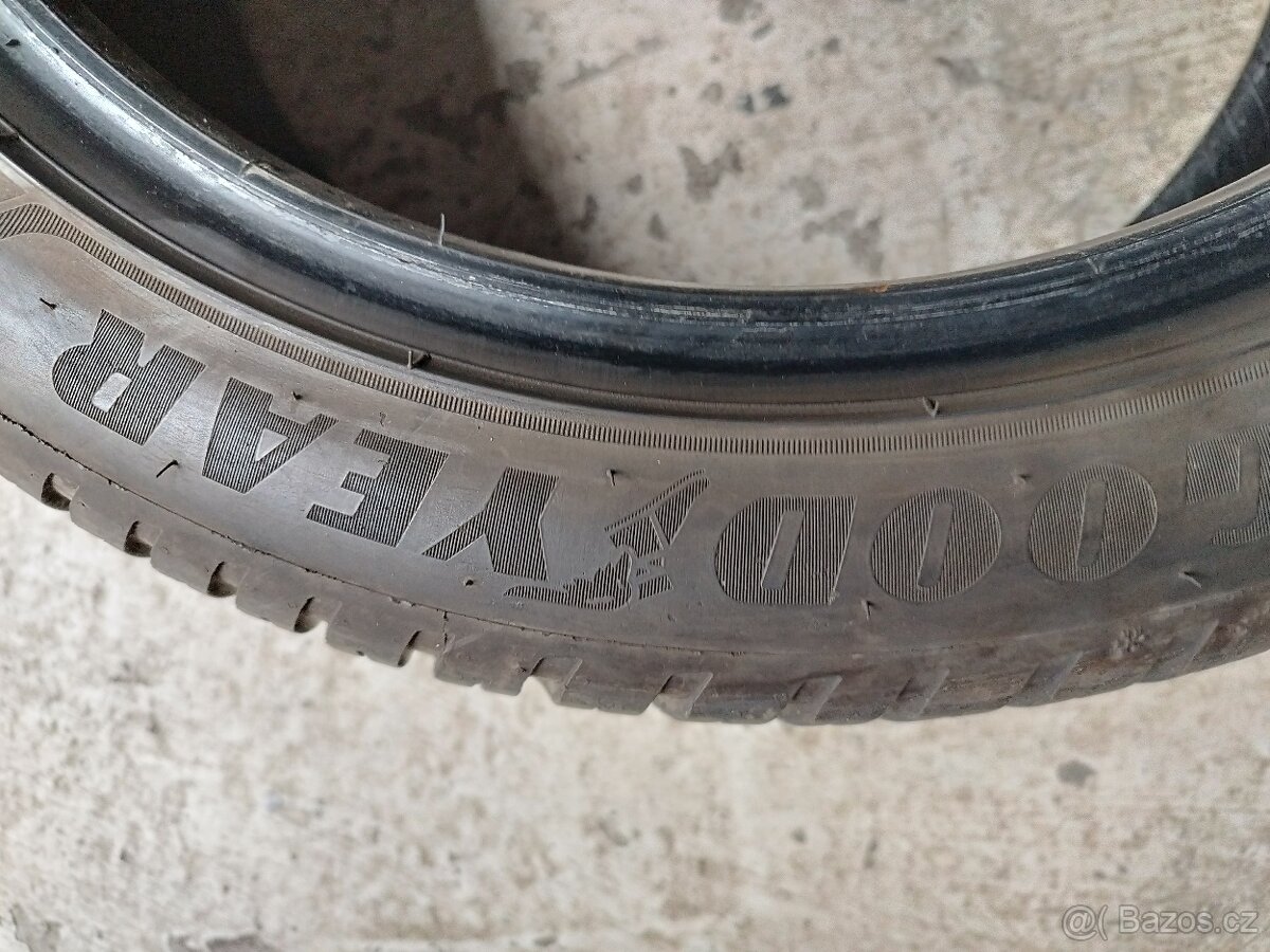 2 ZIMNÍ GOODYEAR 225/45 R17 - PĚKNÉ - 3