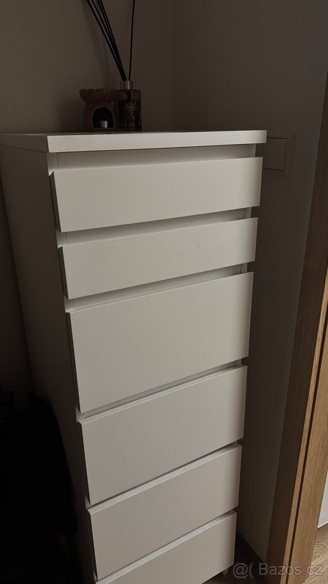 Bila komoda/sperkovnice - 3