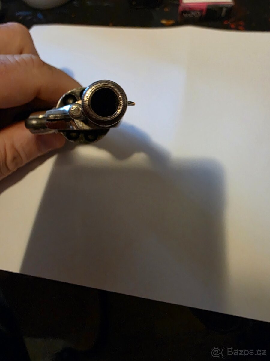 Prodám historický revolver cal 22long - 3