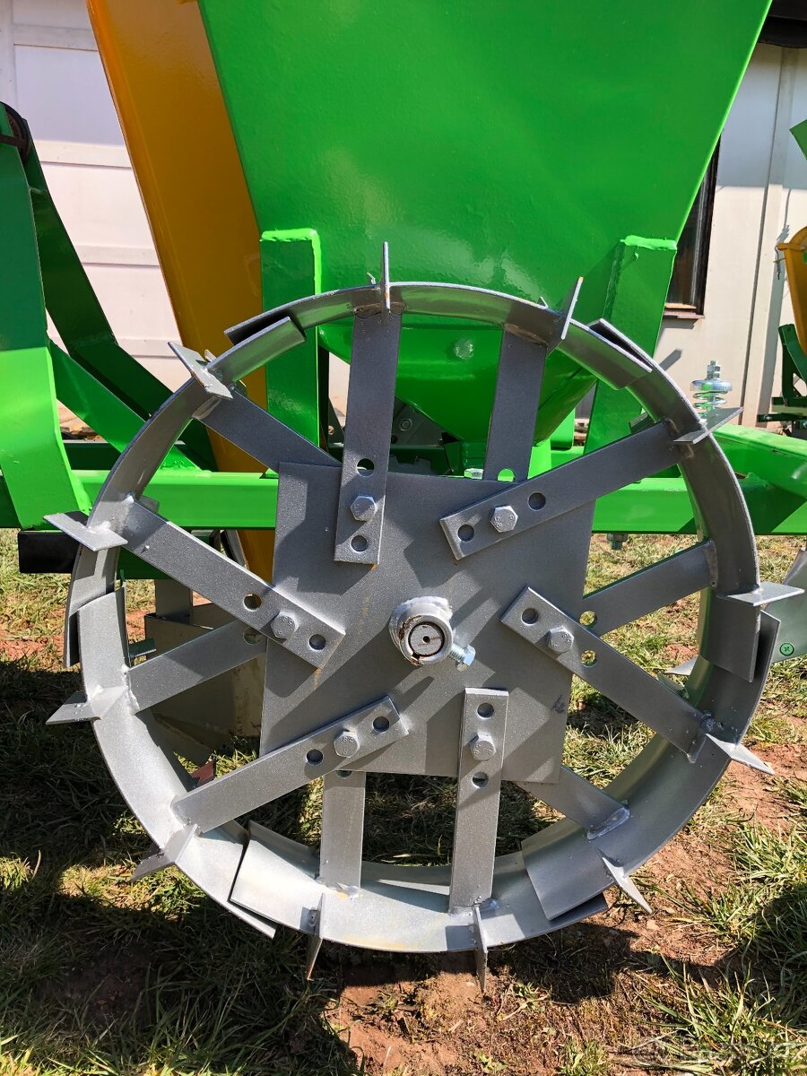 BOMET sazeč brambor - 1Ř za malotraktor - 3