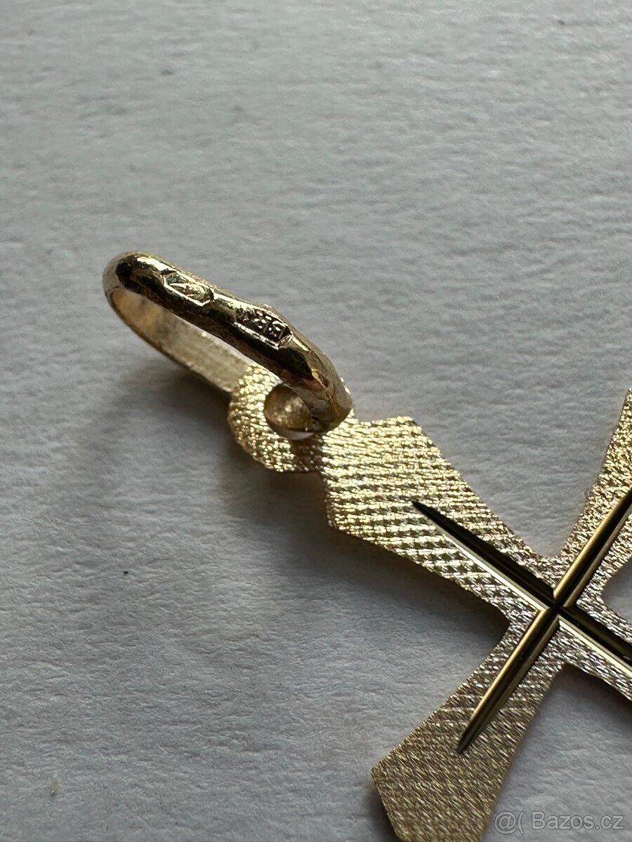 Zlatý přívěsek - 3