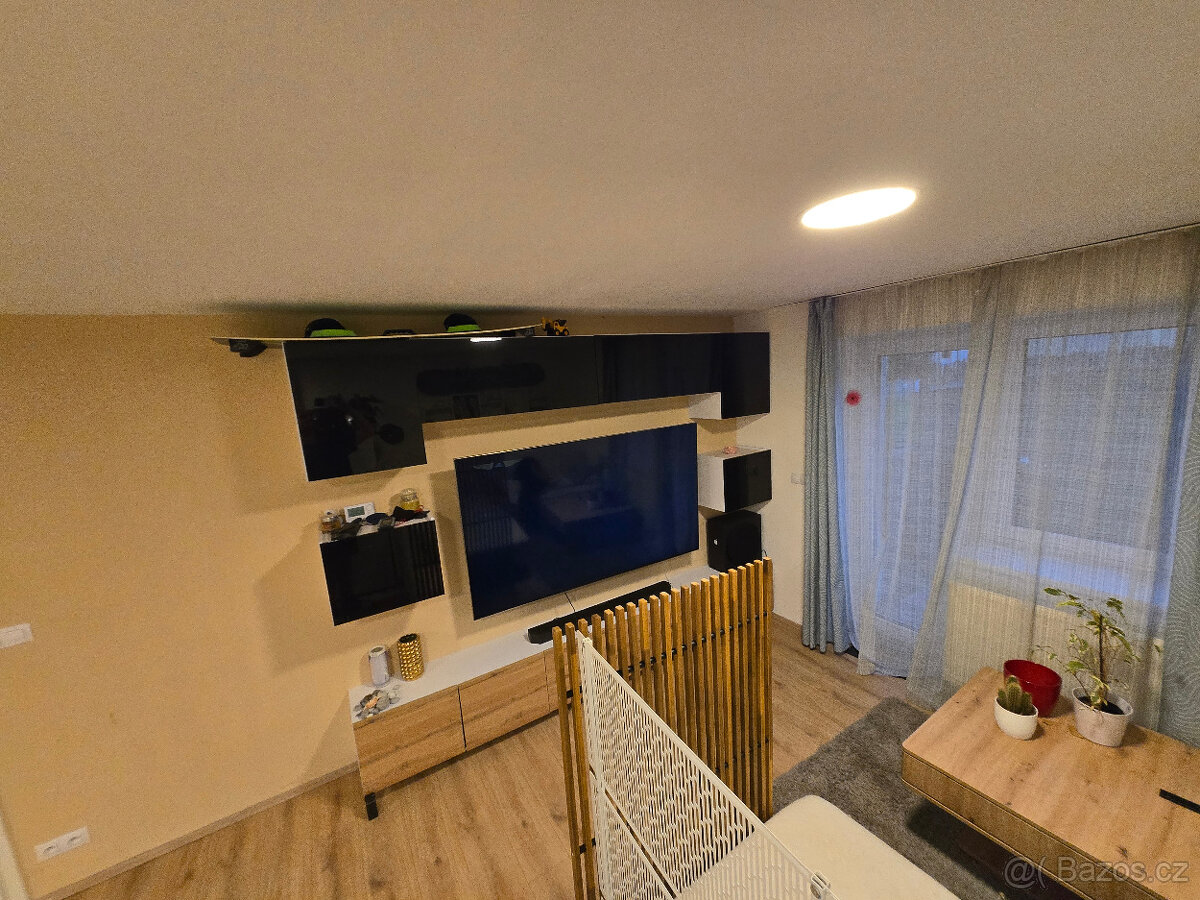 Prodám obývací stěnu ARIZONA – černý lesk / dekor dřeva - 3