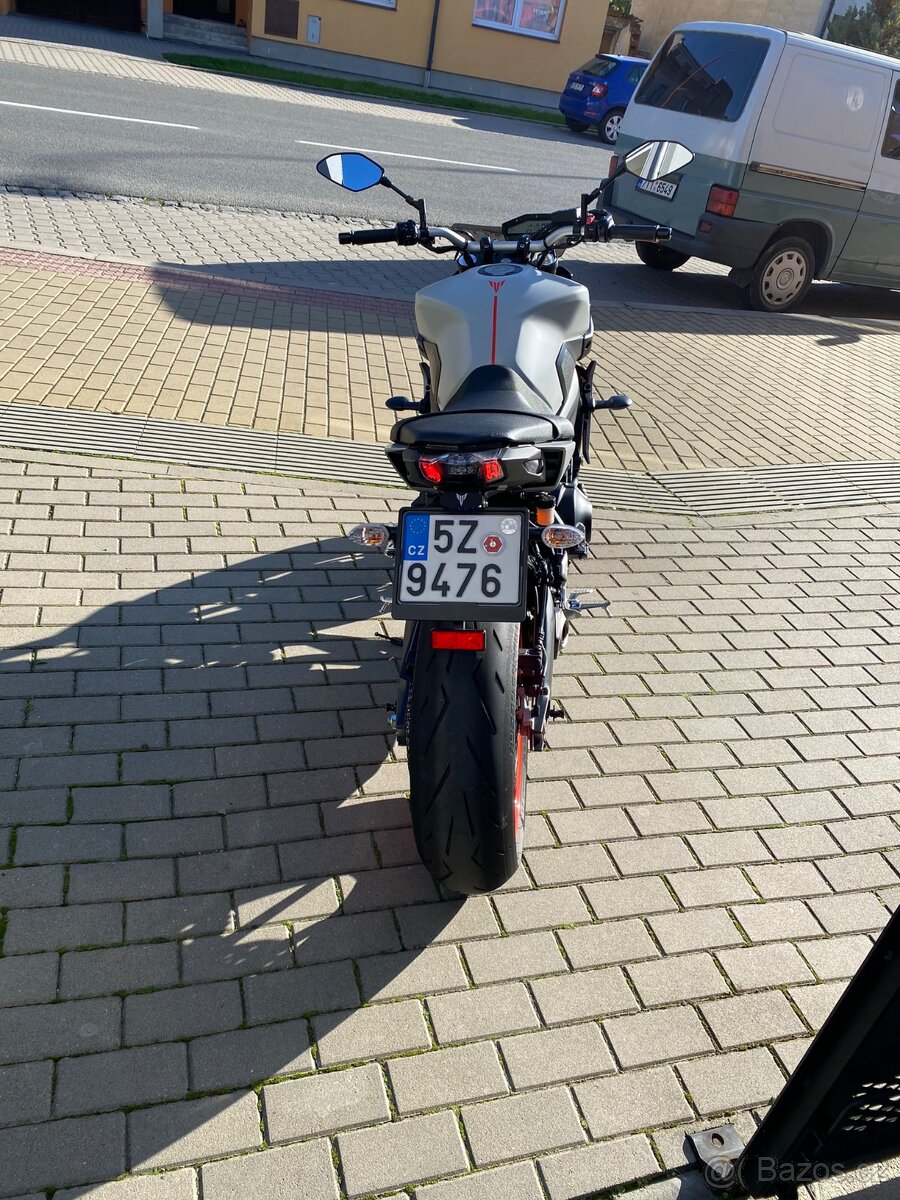 Yamaha MT09 - 3