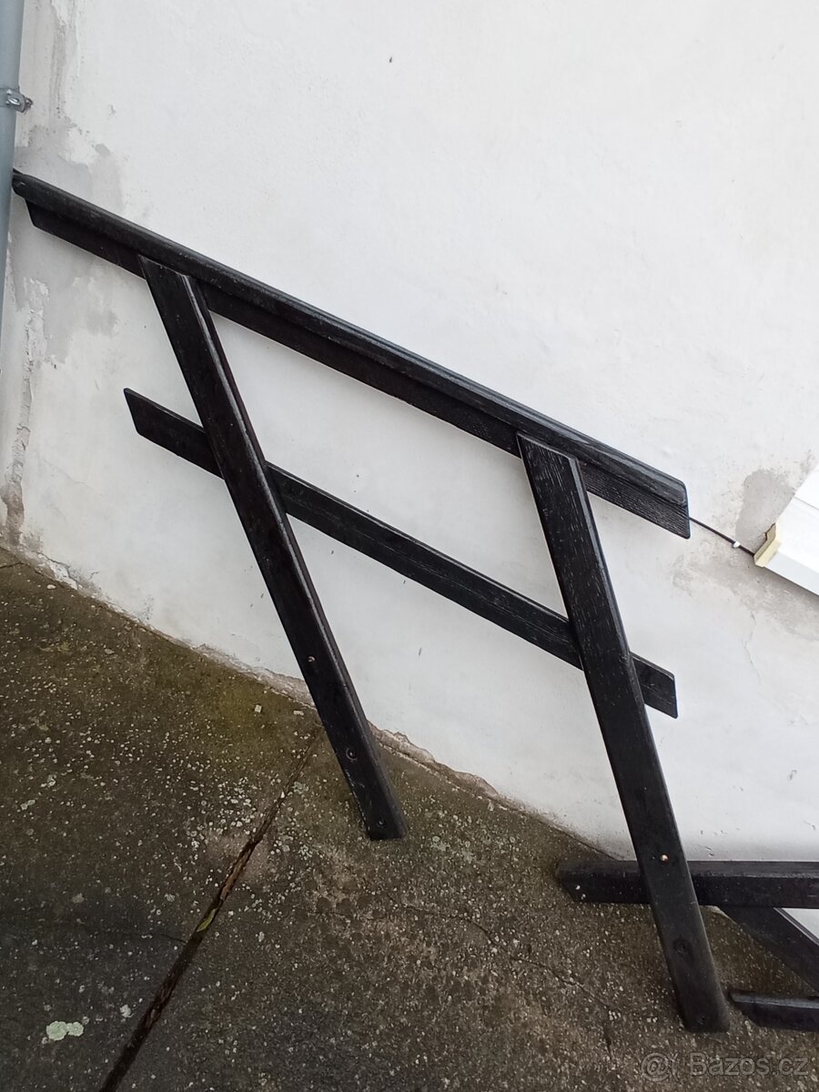 Dřevěné zábradlí ke schodišti. Masivní - 3