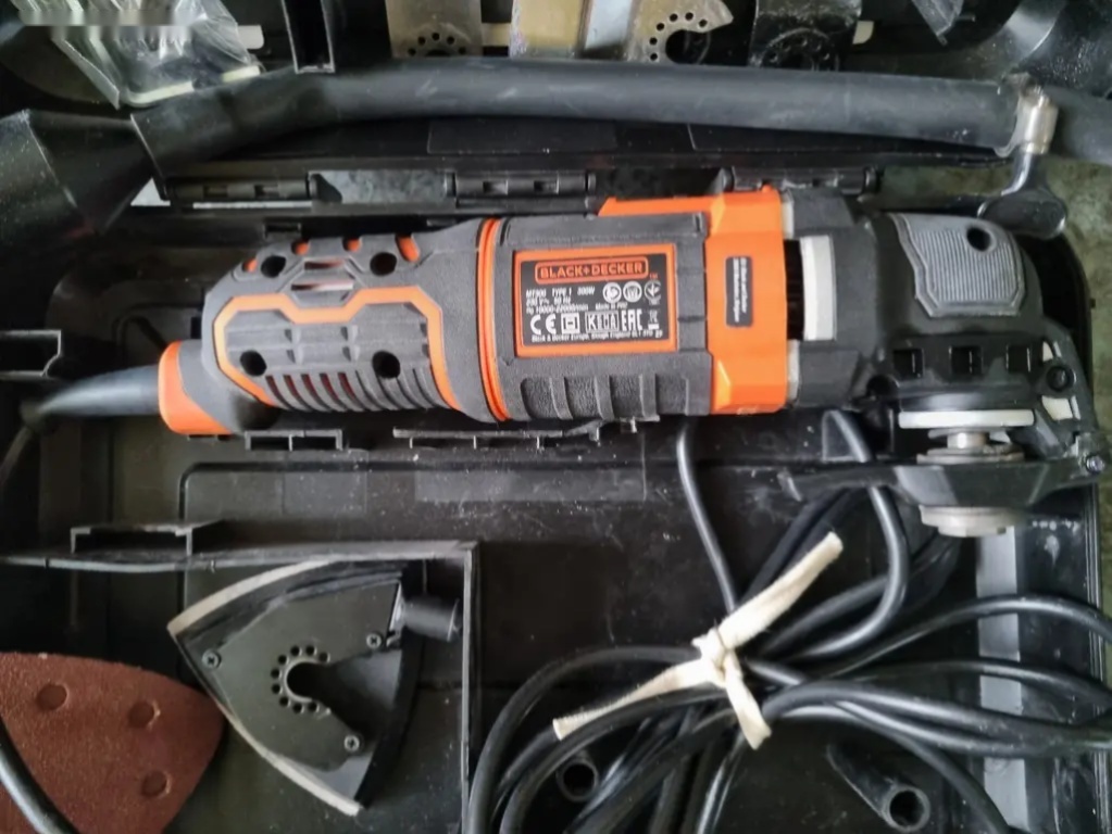 Multibruska oscilační Black-Decker MT300KA - 3