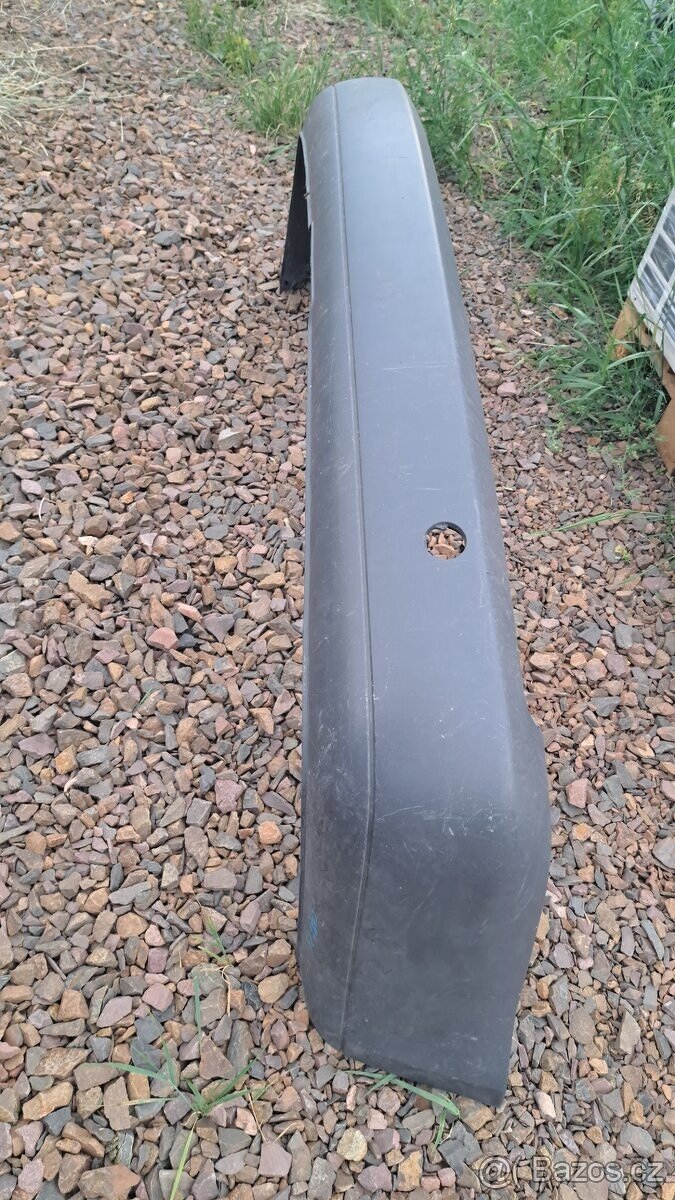 Prodam zadni nárazník na VW Caddy r.v. 2011 - 3