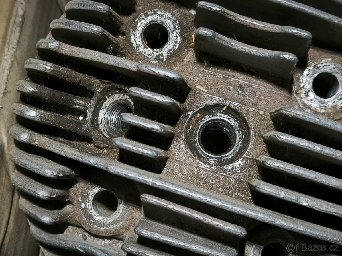 Hlava válce motoru BD 1S 72a - 3