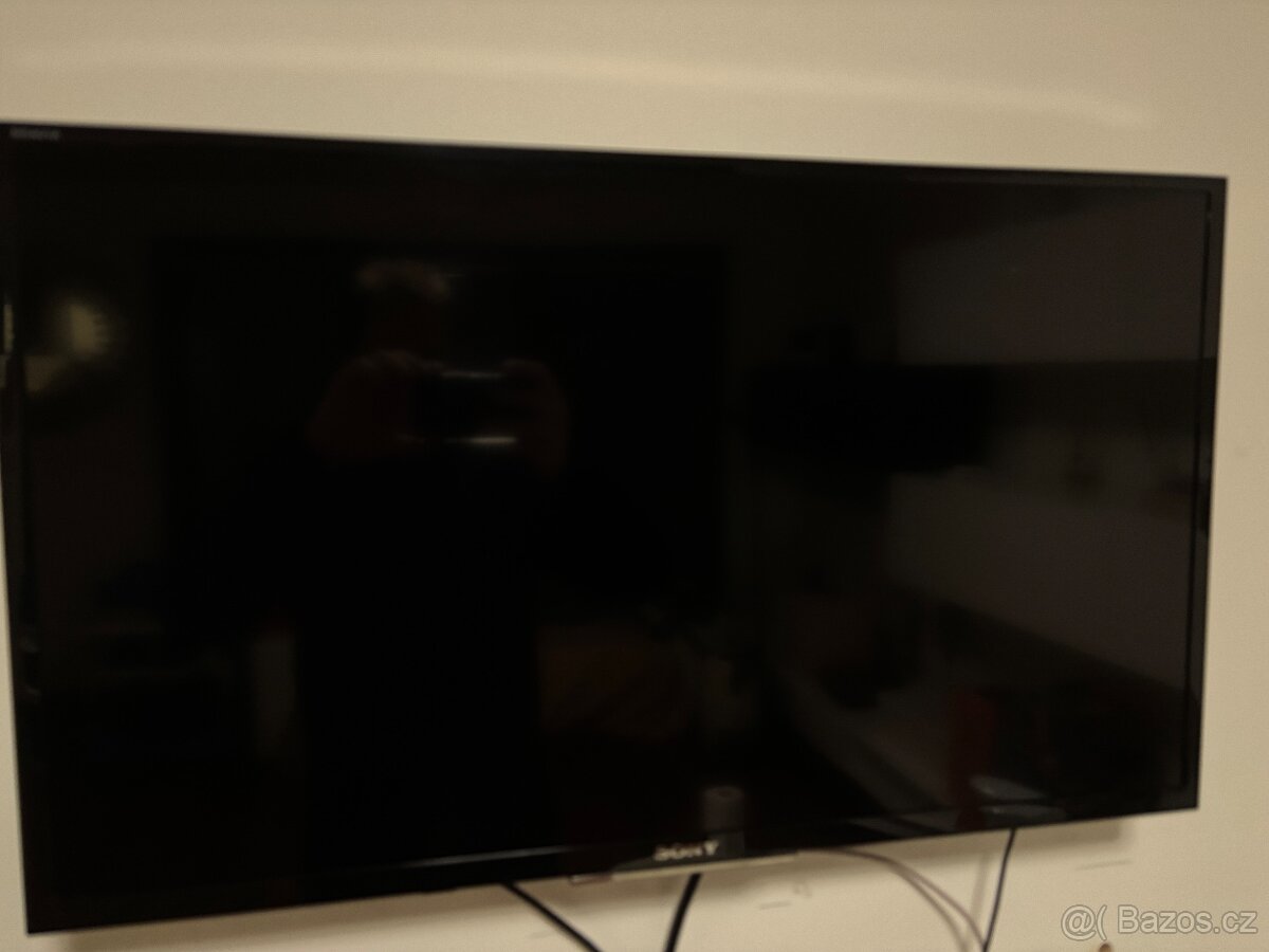 32" Sony Bravia KDL-32W705C- LCD Tv - 3