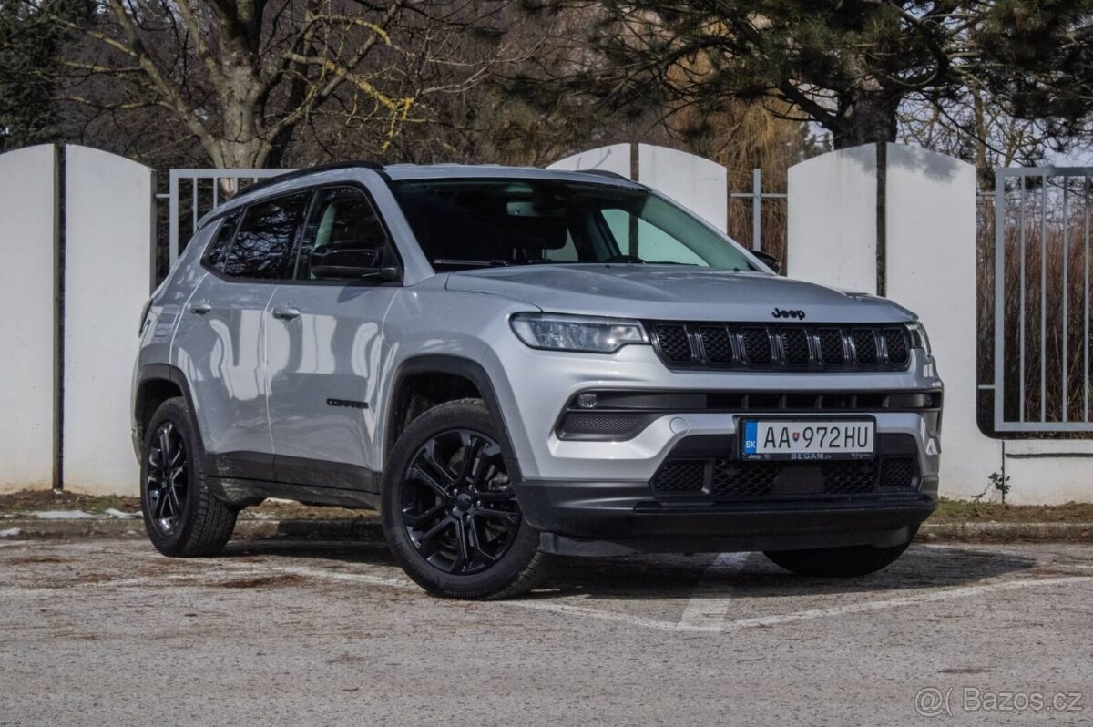 Jeep Compass 1.5 e-Hybrid Night Eagle II / NELAKOVANÉ - 3