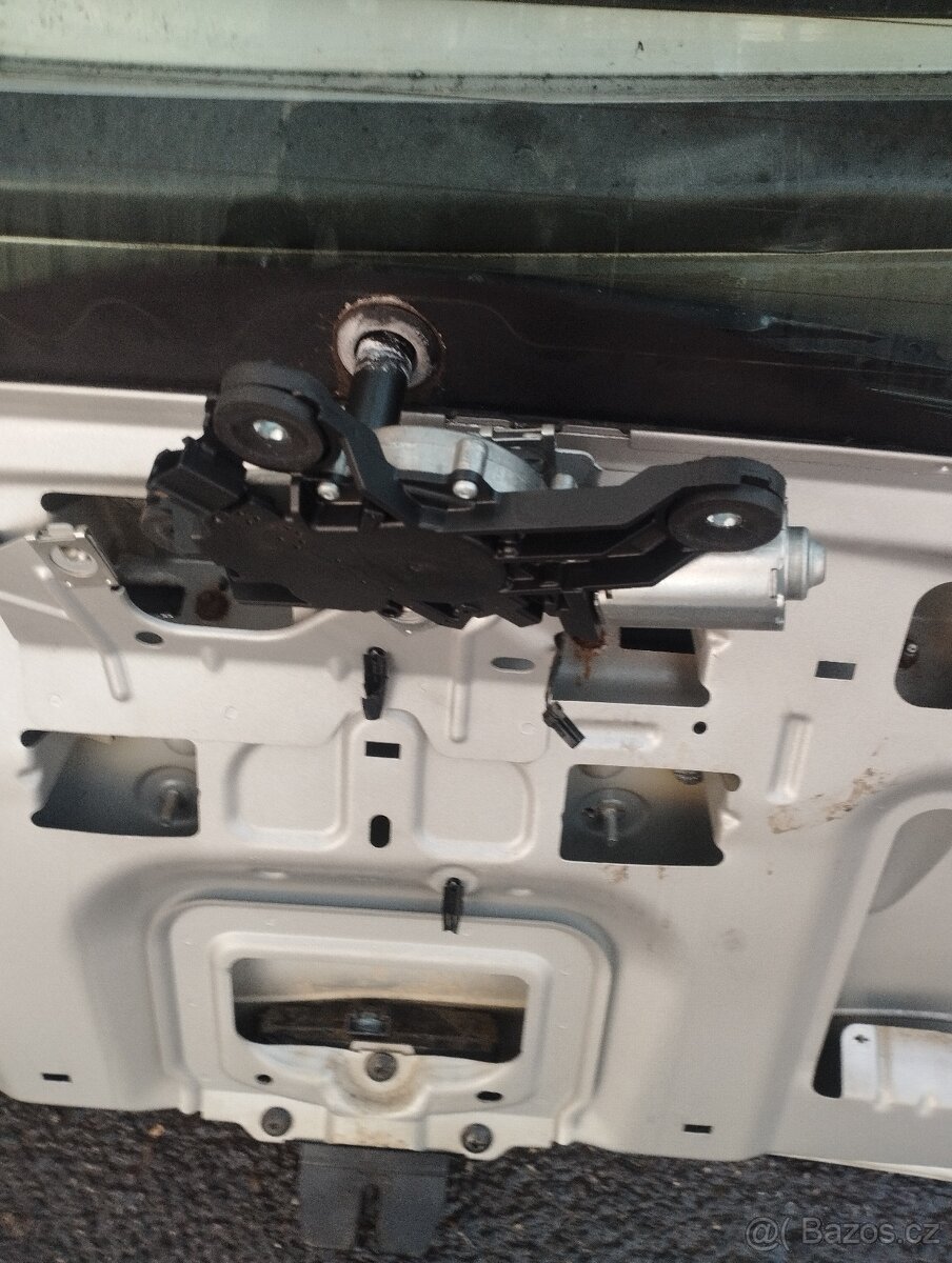 Páté dveře Ford Focus 2 rok.2007 - 3