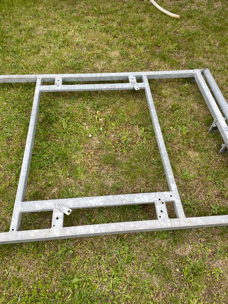 Prodám rám na montáž nástavby. - 3