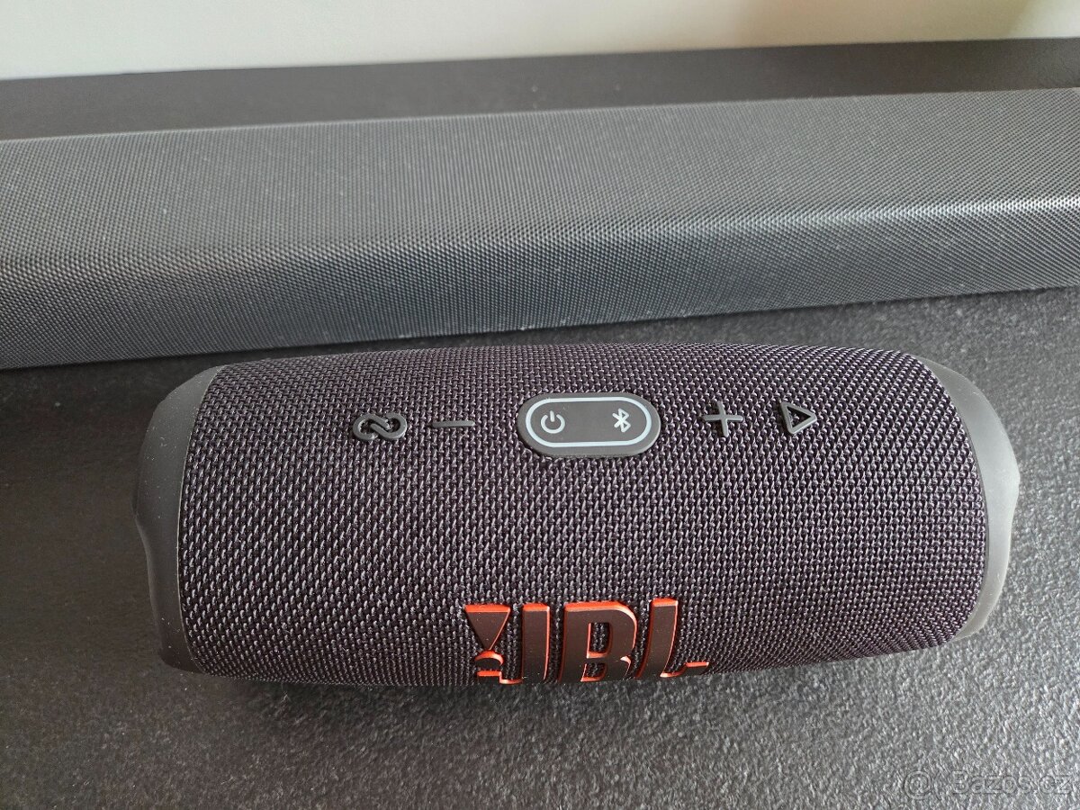 JBL Charge 5 černý - 3