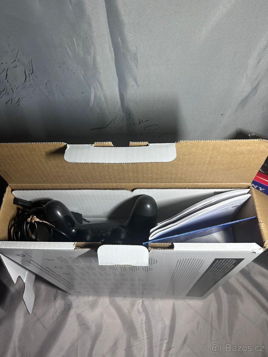 Playstation 4 500GB + ovladač+ hry - 3