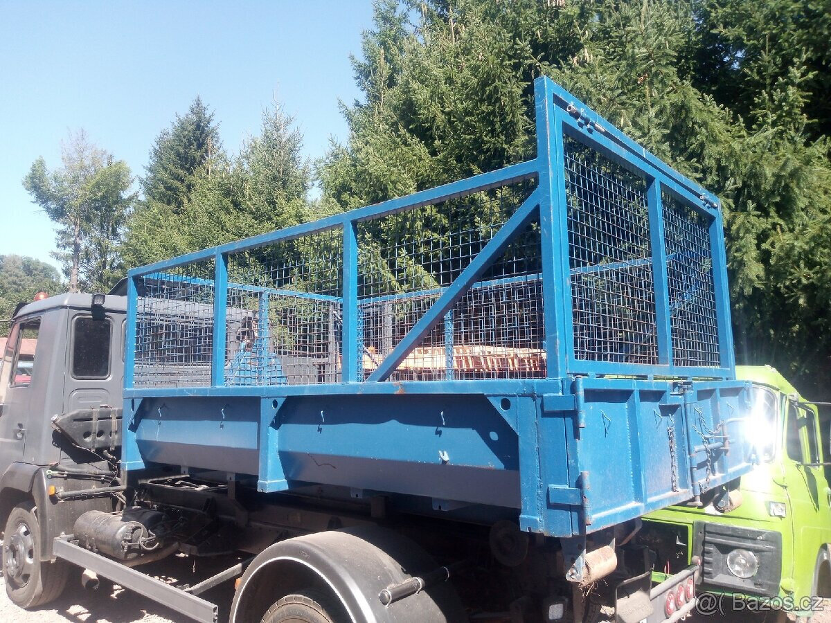 Hákovy kontejner na štípané dřevo - 3