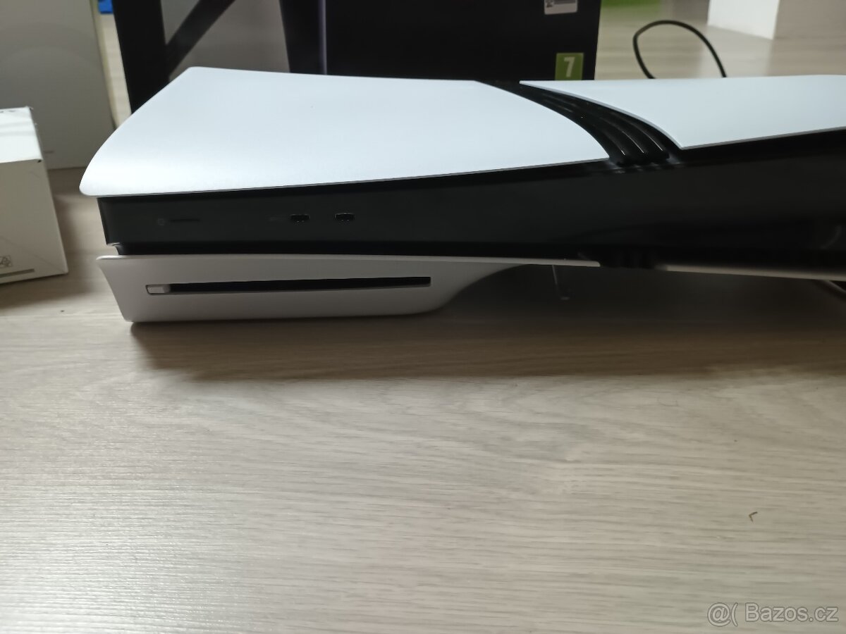 PlayStation 5 Pro - 3