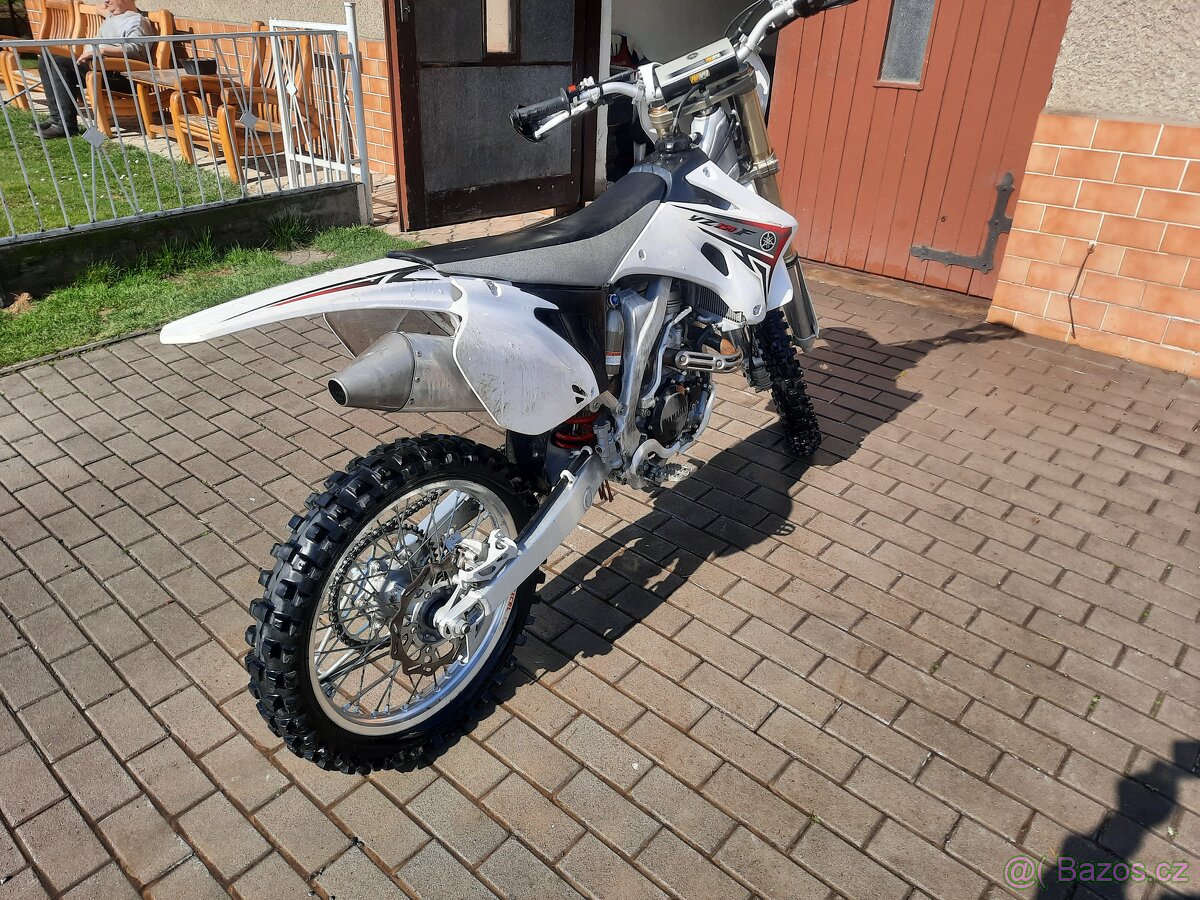 Yamaha yz 250f málo jeta jako hoby