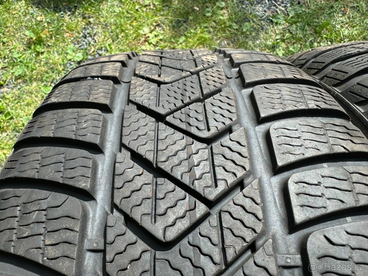Zimní pneu 225 45 18 Pirelli RFT 2ks - 3