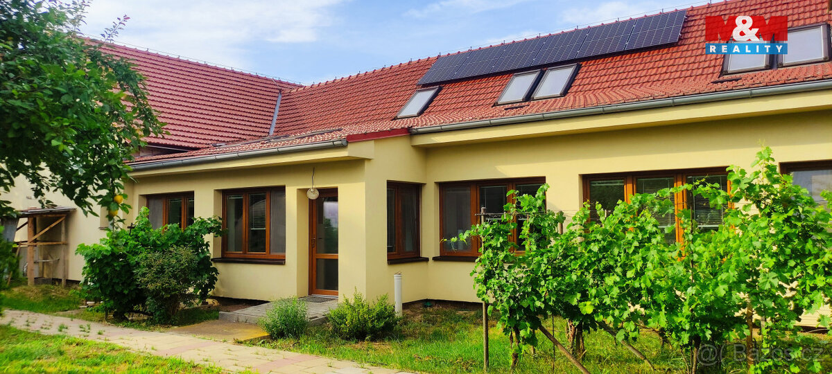 Prodej RD 263m² na pozemku 850m² v obci Šumice - 3